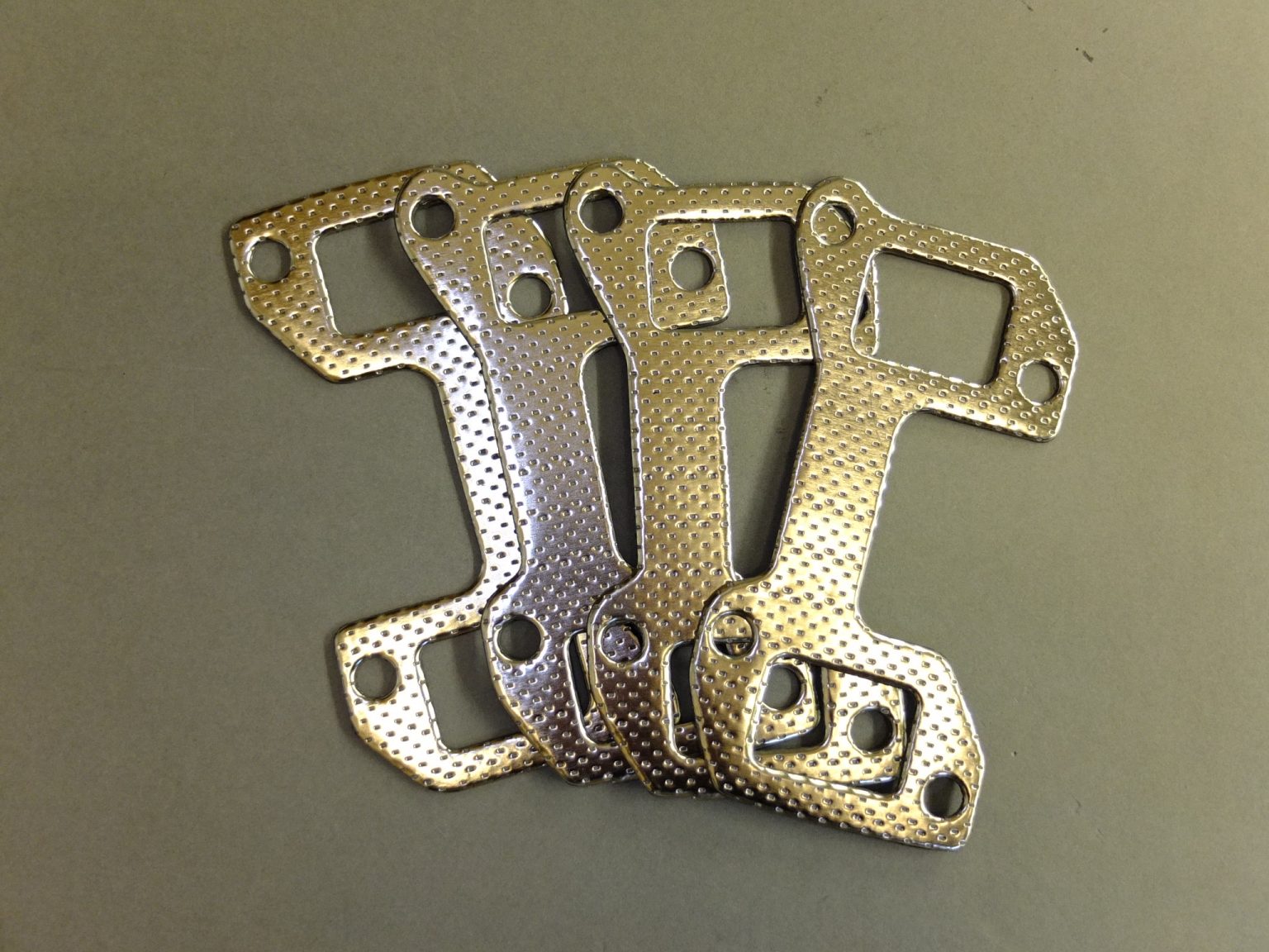 RV8 Exhaust Manifold Gaskets Doubles MG V8 and MG RV8 car parts