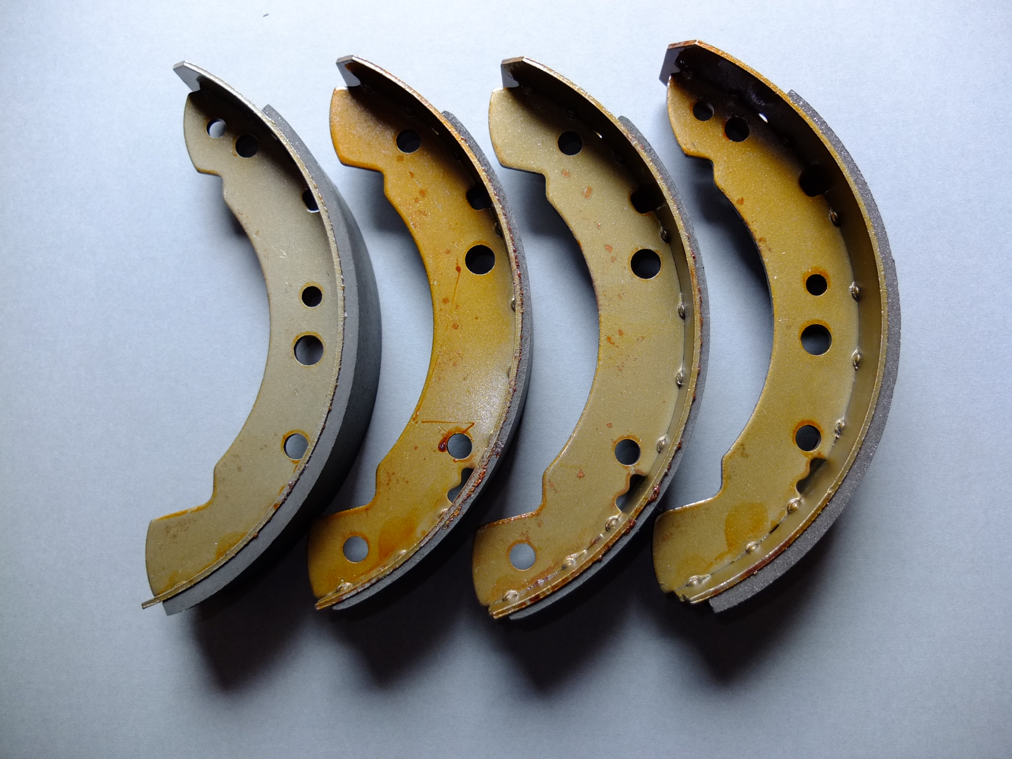 RV8 Rear brake shoes MG V8 and MG RV8 car parts