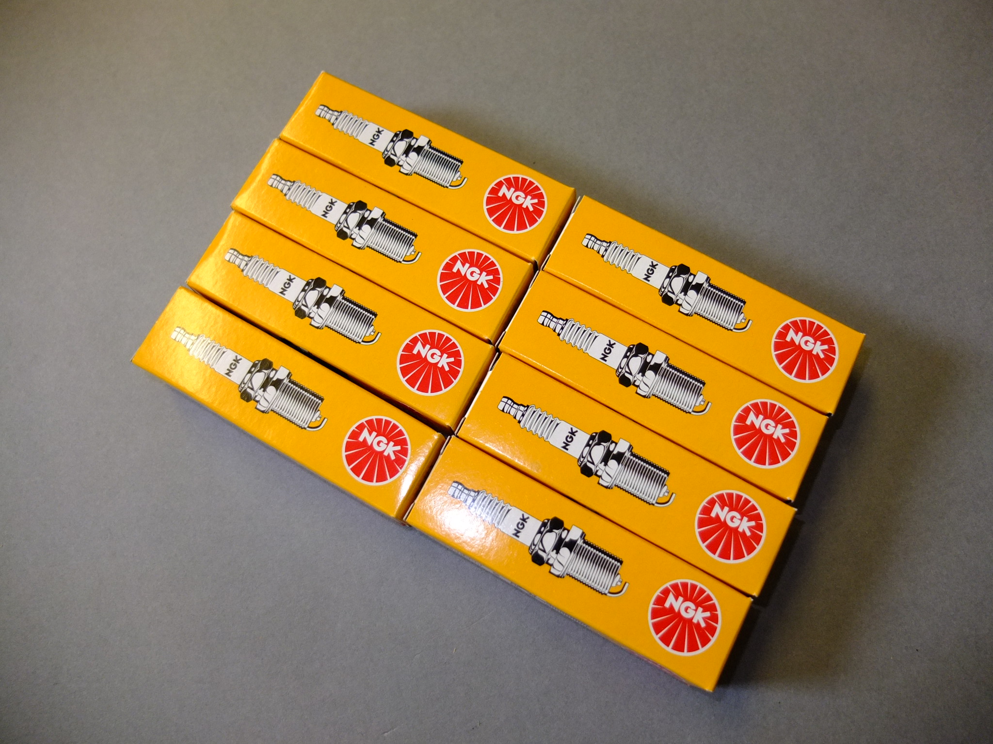 V8 Spark plugs full set BPR5HS MG V8 and MG RV8 car parts