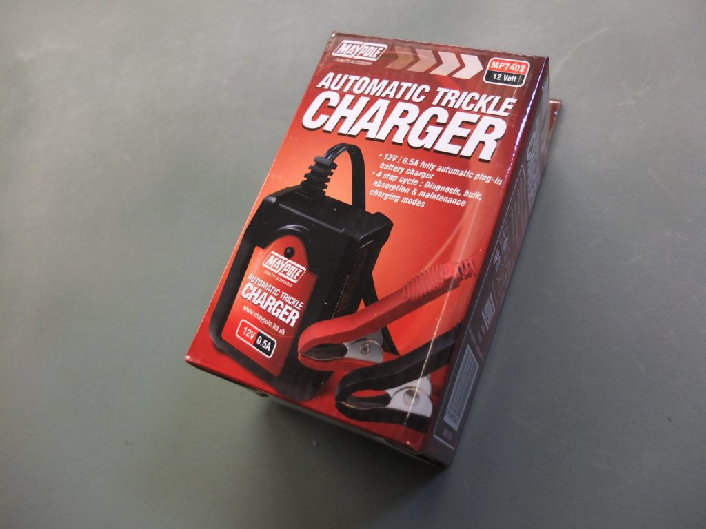 0.5 A Automatic Trickle charger, Fully automatic plug in battery